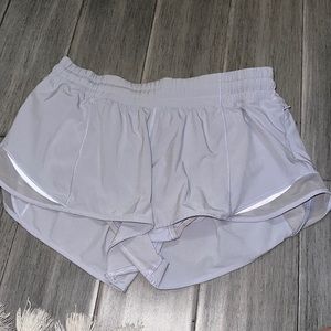 Lululemon Hotty Hot shorts LR 2.5